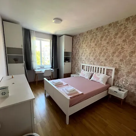 Apartmán Sea Vibes - Modern Near The & Center, Burgas City